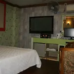 Renaissance Motel